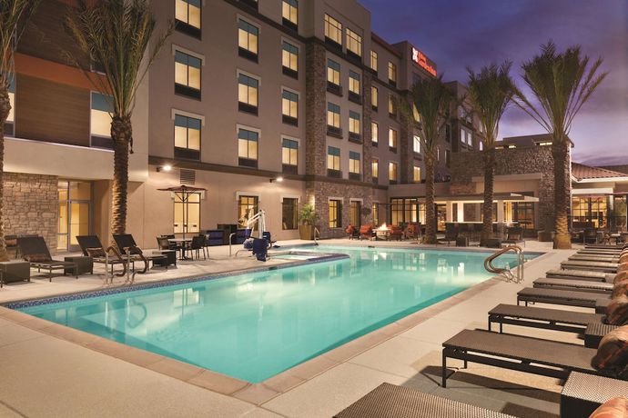 Imagen de la piscina del Hotel Home2 Suites by Hilton Phoenix Tempe, University Research Park. Foto 20
