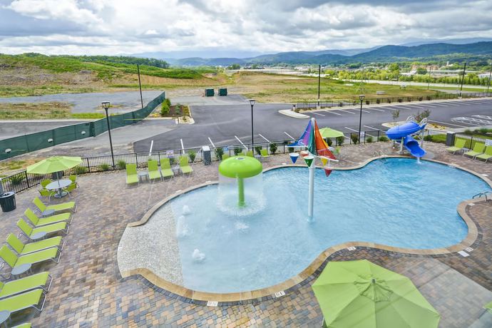 Imagen de la piscina del Hotel Home2 Suites by Hilton Pigeon Forge. Foto 19