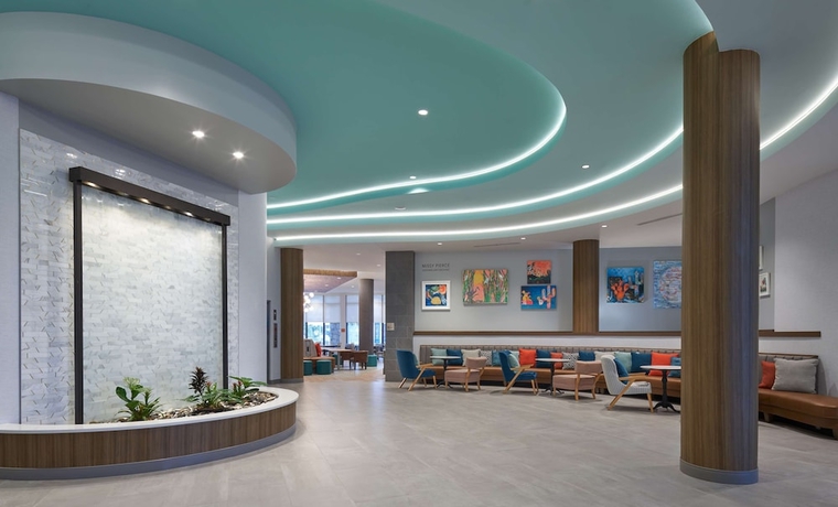 Imagen de los interiores del Hotel Home2 Suites by Hilton Pompano Beach Pier. Foto 18