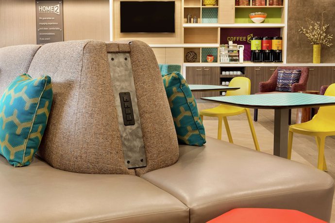 Imagen de los interiores del Hotel Home2 Suites by Hilton Portland Airport OR. Foto 19