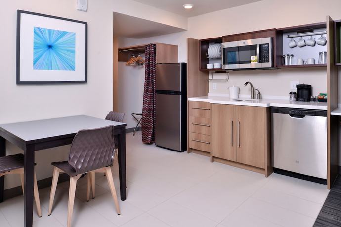 Imagen de la habitación del Hotel Home2 Suites by Hilton Portland Airport OR. Foto 13
