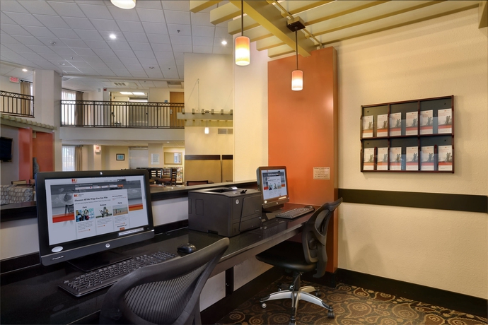 Imagen de los interiores del Hotel Home2 Suites by Hilton Scottsdale Old Town. Foto 15