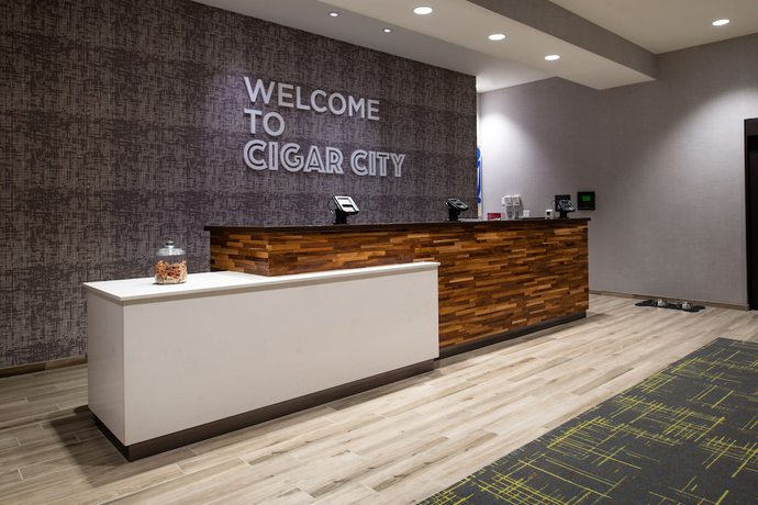 Imagen de los interiores del Hotel Home2 Suites by Hilton Tampa Downtown Channel District. Foto 17