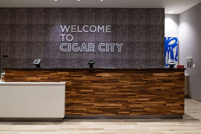 Imagen de los interiores del Hotel Home2 Suites by Hilton Tampa Downtown Channel District. Foto 19