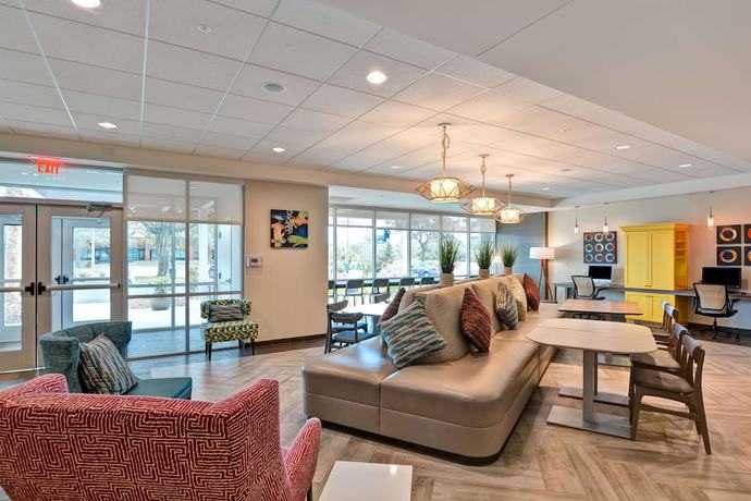 Imagen de los interiores del Hotel Home2 Suites by Hilton Tampa USF Near Busch Gardens. Foto 19