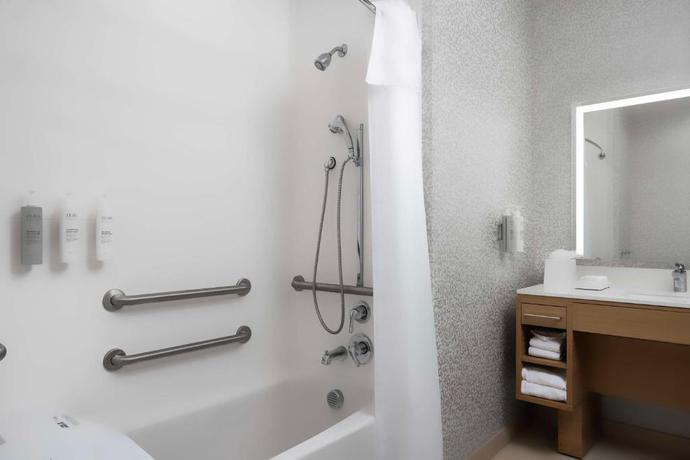 Imagen de la habitación del Hotel Home2 Suites by Hilton at the Dunes on Monterey Bay. Foto 3
