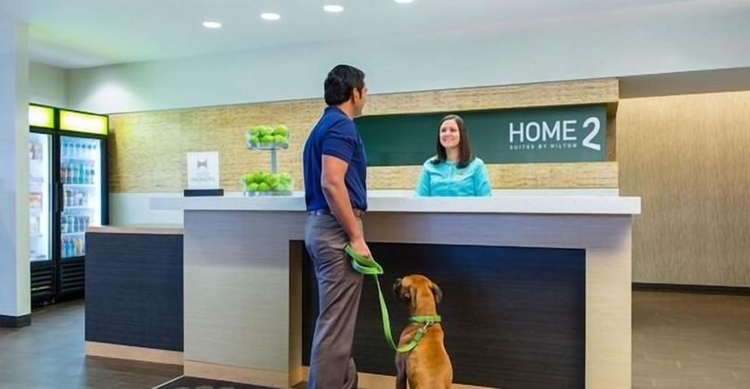 Imagen de los interiores del Hotel Home2suites By Hilton Edmond. Foto 11