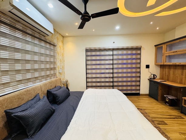 Imagen de la habitación del Hotel HomeEscape Luxe 2BHK Penthouse Near LIG. Foto 11