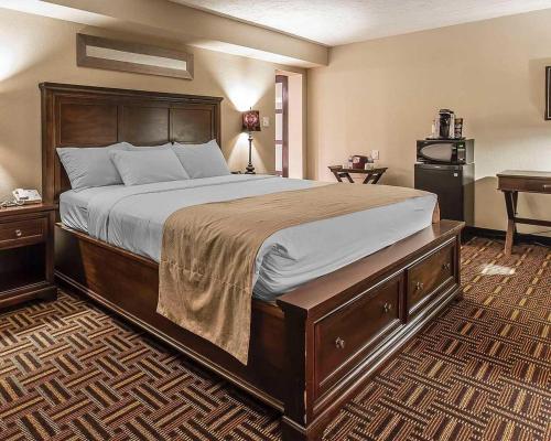 Imagen general del Hotel HomeStay Inn & Suites. Foto 1