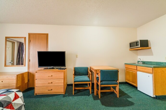 Imagen de la habitación del Hotel HomeTown Inn By OYO Texhoma, OK. Foto 16