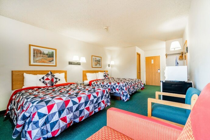 Imagen de la habitación del Hotel HomeTown Inn By OYO Texhoma, OK. Foto 17