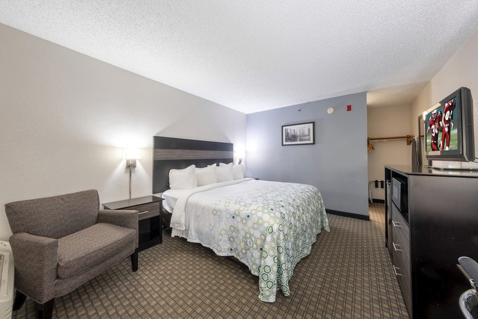 Imagen de la habitación del Hotel HomeTown Inn by Red Roof East Syracuse. Foto 5