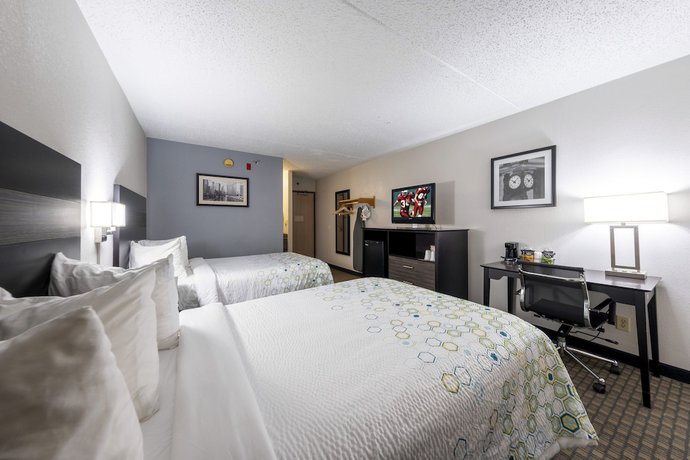 Imagen de la habitación del Hotel HomeTown Inn by Red Roof East Syracuse. Foto 6