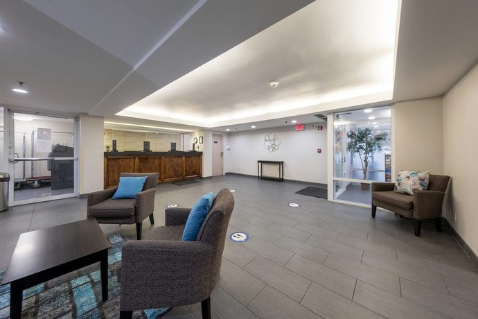 Imagen de los interiores del Hotel HomeTown Inn by Red Roof East Syracuse. Foto 18