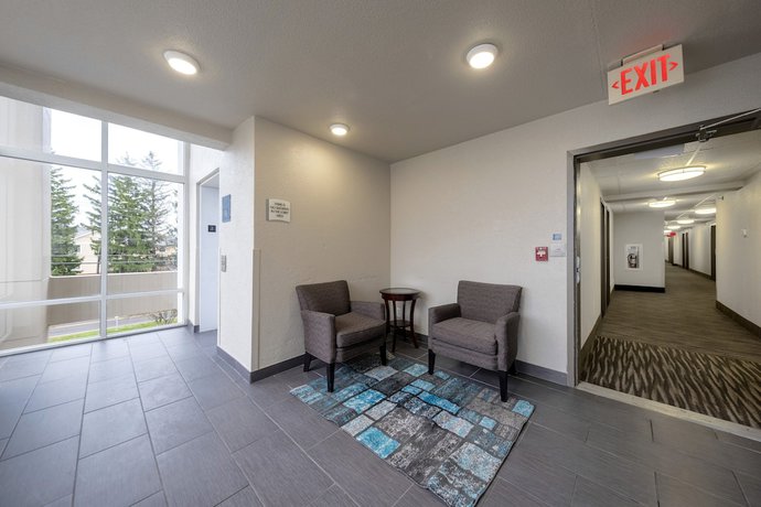 Imagen de los interiores del Hotel HomeTown Inn by Red Roof East Syracuse. Foto 19
