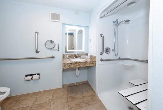 Imagen de la habitación del Hotel HomeTowne Studios By Red Roof Augusta. Foto 8