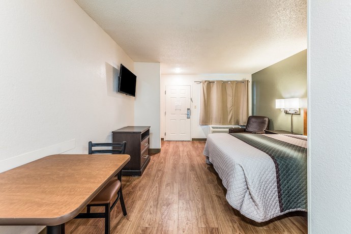 Imagen de la habitación del Hotel HomeTowne Studios By Red Roof Cincinnati - Sharonville. Foto 13