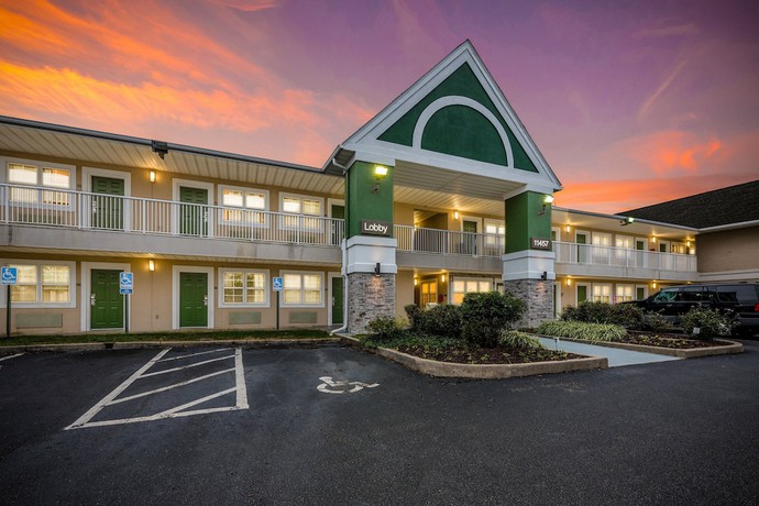 Imagen general del Hotel HomeTowne Studios By Red Roof Cincinnati - Sharonville. Foto 9