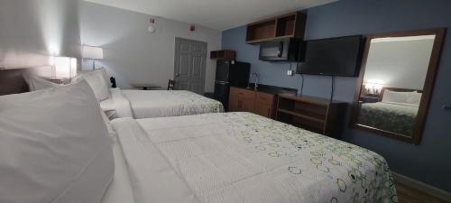 Imagen de la habitación del Hotel HomeTowne Studios By Red Roof Egg Harbor&ndash;Atlantic City Airport. Foto 14