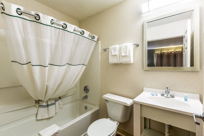 Imagen de la habitación del Hotel HomeTowne Studios By Red Roof Gainesville, GA. Foto 6