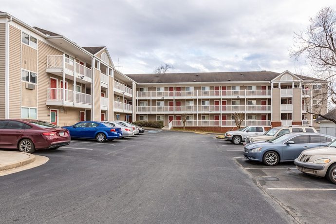 Imagen general del Hotel HomeTowne Studios By Red Roof Gainesville, GA. Foto 4