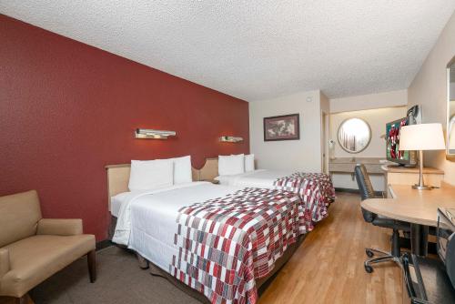 Imagen de la habitación del Hotel HomeTowne Studios By Red Roof Mystic - New London. Foto 16