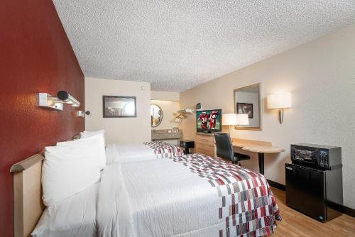 Imagen de la habitación del Hotel HomeTowne Studios By Red Roof Mystic - New London. Foto 18