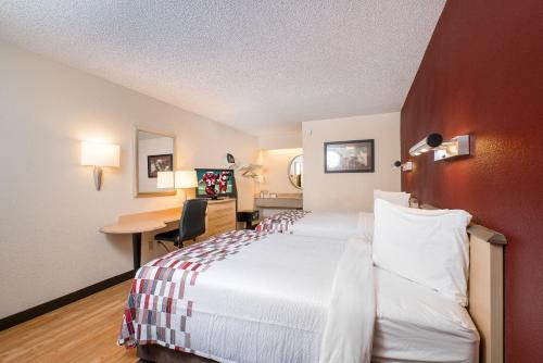 Imagen general del Hotel HomeTowne Studios By Red Roof Mystic - New London. Foto 10
