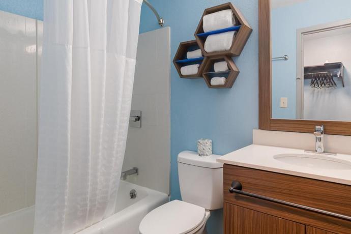 Imagen general del Hotel HomeTowne Studios By Red Roof Newport News &ndash; Hampton West. Foto 2