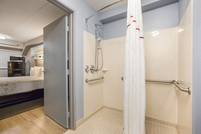 Imagen de la habitación del Hotel HomeTowne Studios By Red Roof Princeton &ndash; Ewing/ Lawrenceville. Foto 3