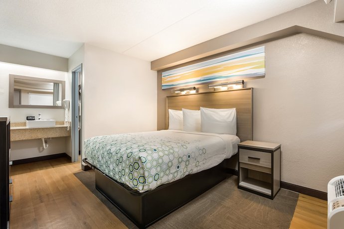 Imagen de la habitación del Hotel HomeTowne Studios By Red Roof Princeton &ndash; Ewing/ Lawrenceville. Foto 9