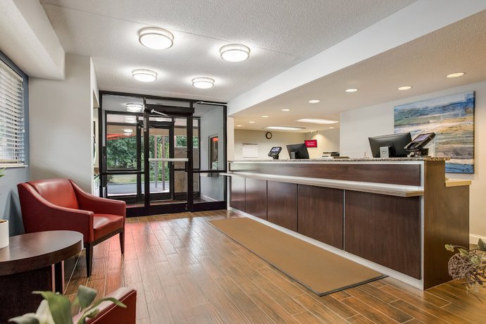 Imagen de los interiores del Hotel HomeTowne Studios By Red Roof Princeton &ndash; Ewing/ Lawrenceville. Foto 19