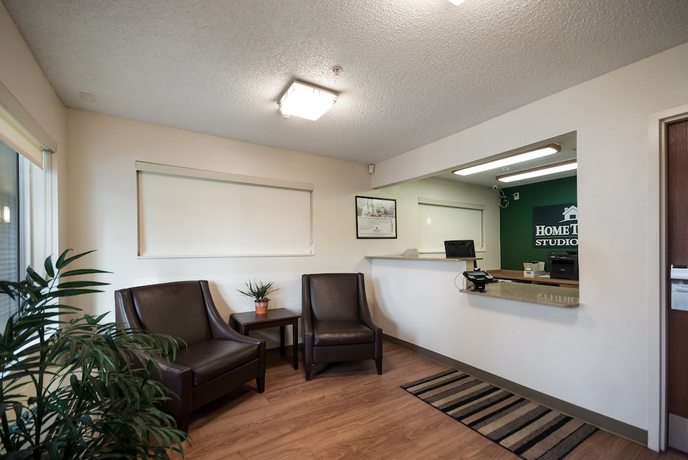 Imagen de los interiores del Hotel HomeTowne Studios By Red Roof Seattle - Kent/ Des Moines. Foto 18