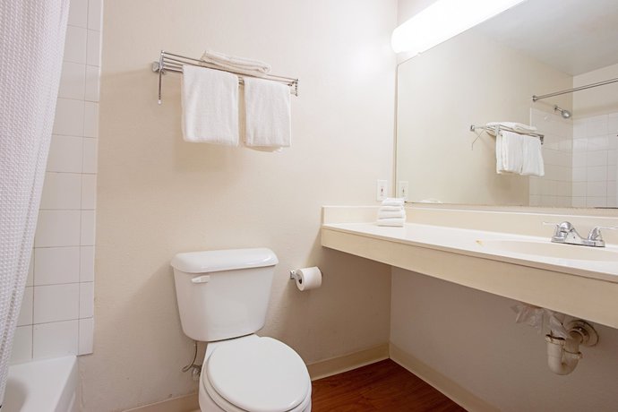 Imagen de la habitación del Hotel HomeTowne Studios Phoenix - Dunlap Ave. Foto 5