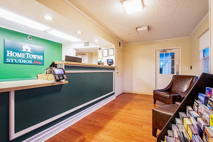Imagen de los interiores del Hotel HomeTowne Studios Phoenix - Dunlap Ave. Foto 20