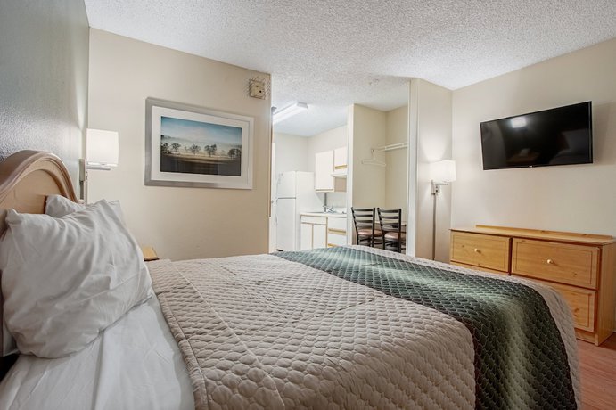 Imagen de la habitación del Hotel HomeTowne Studios Phoenix - Dunlap Ave. Foto 11