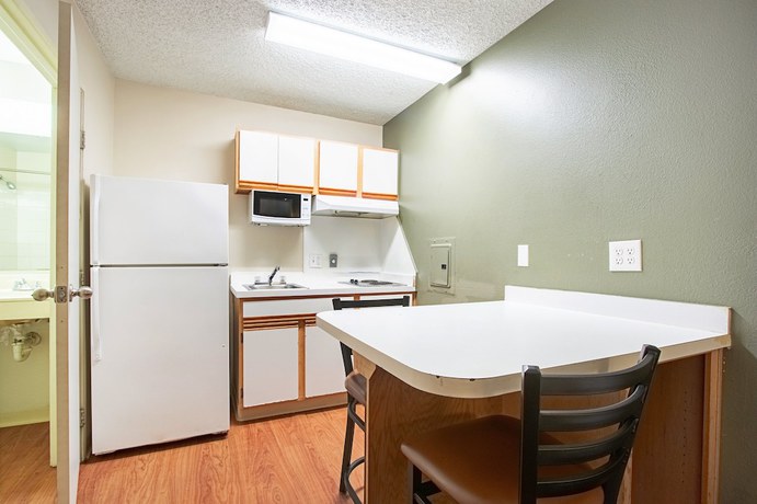 Imagen de la habitación del Hotel HomeTowne Studios Phoenix - Dunlap Ave. Foto 16