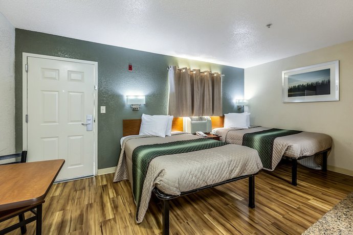 Imagen de la habitación del Hotel HomeTowne Studios by Red Roof Atlanta - Chamblee. Foto 6