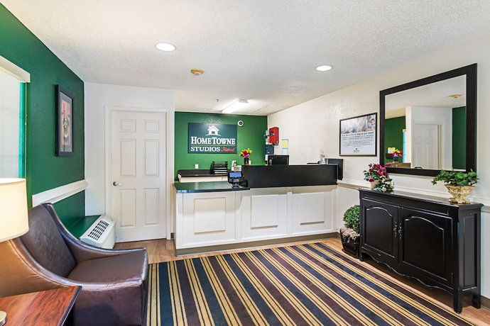 Imagen del bar/restaurante del Hotel HomeTowne Studios by Red Roof Atlanta - Lawrenceville. Foto 6