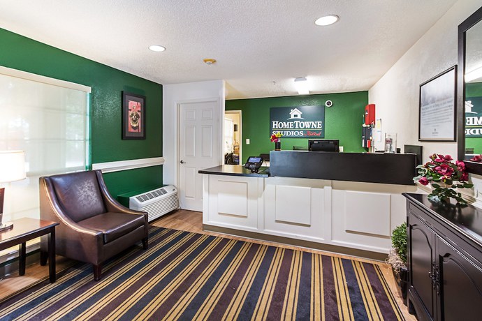 Imagen del bar/restaurante del Hotel HomeTowne Studios by Red Roof Atlanta - Lawrenceville. Foto 7
