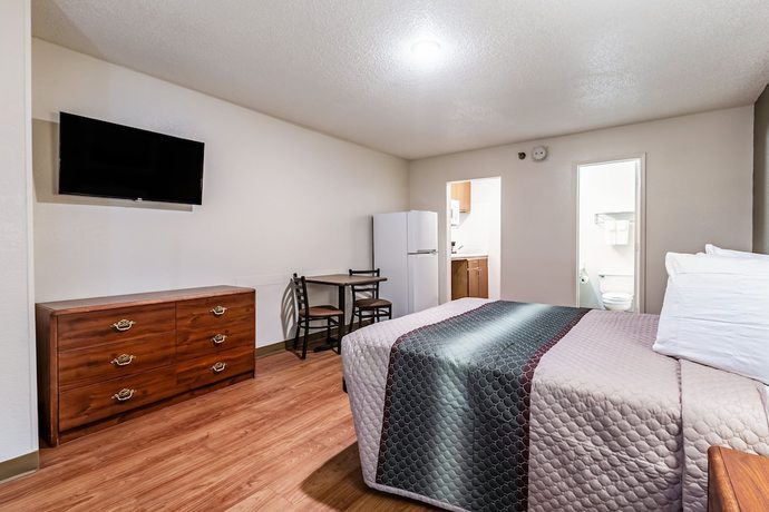 Imagen de la habitación del Hotel HomeTowne Studios by Red Roof Atlanta NE - Downtown Norcross. Foto 14