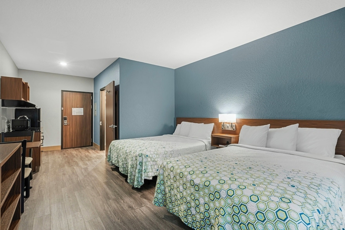 Imagen de la habitación del Hotel HomeTowne Studios by Red Roof Bradenton. Foto 9