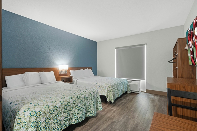 Imagen de la habitación del Hotel HomeTowne Studios by Red Roof Bradenton. Foto 10