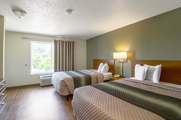 Imagen de la habitación del Hotel HomeTowne Studios by Red Roof Chicago - Waukegan. Foto 13