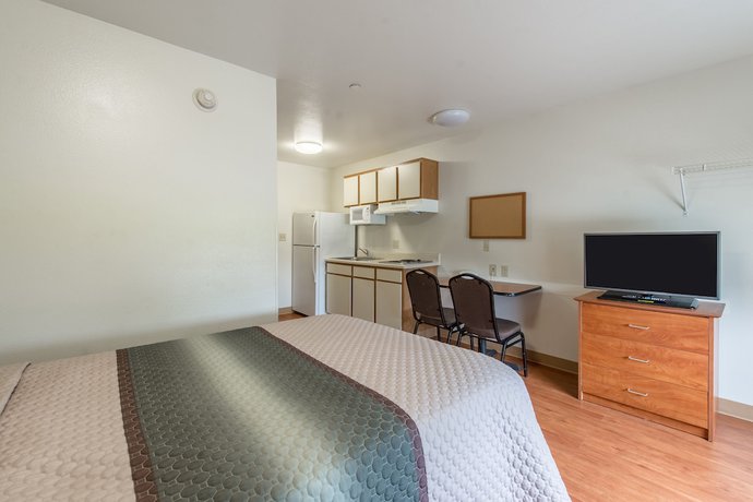 Imagen de la habitación del Hotel HomeTowne Studios by Red Roof Columbus. Foto 10