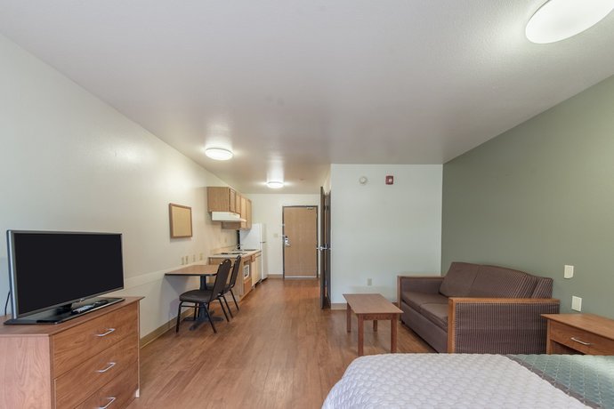 Imagen de la habitación del Hotel HomeTowne Studios by Red Roof Columbus. Foto 12