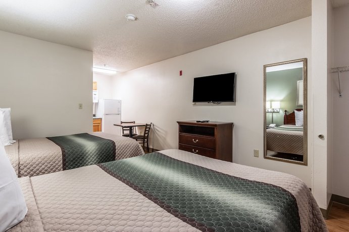 Imagen de la habitación del Hotel HomeTowne Studios by Red Roof Covington, GA. Foto 8