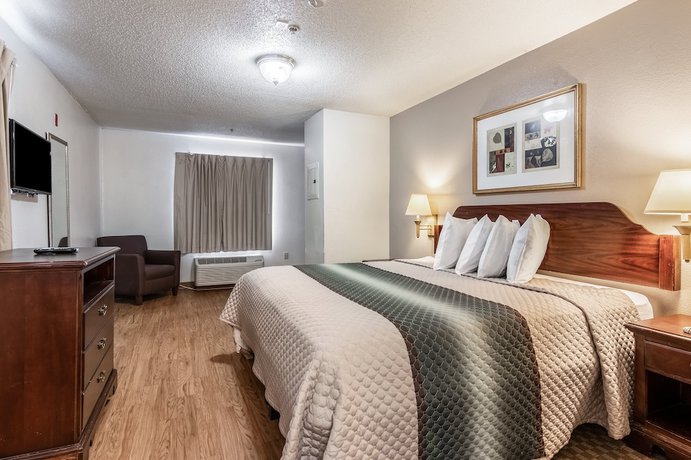 Imagen de la habitación del Hotel HomeTowne Studios by Red Roof Covington, GA. Foto 9