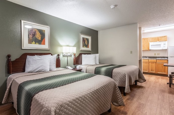 Imagen de la habitación del Hotel HomeTowne Studios by Red Roof Covington, GA. Foto 11