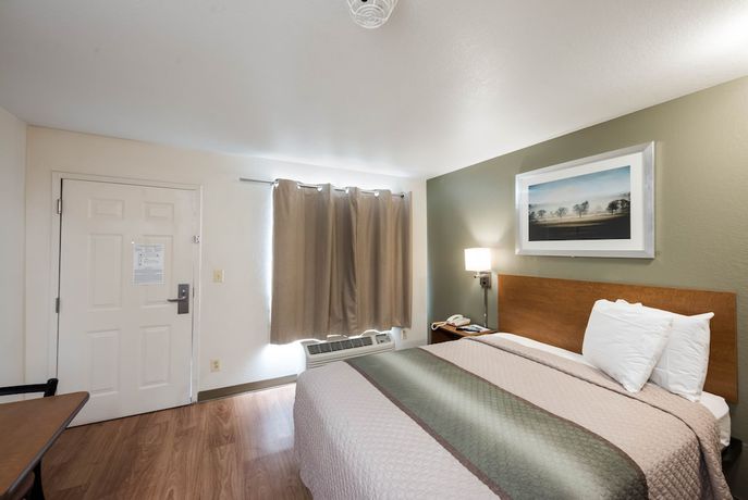 Imagen de la habitación del Hotel HomeTowne Studios by Red Roof Dallas - Irving. Foto 2